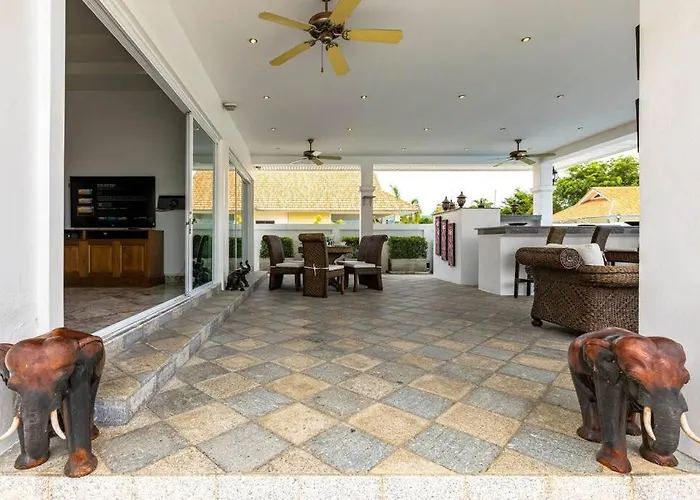 Private 3 Bedroom Pool Villa! (PP10)