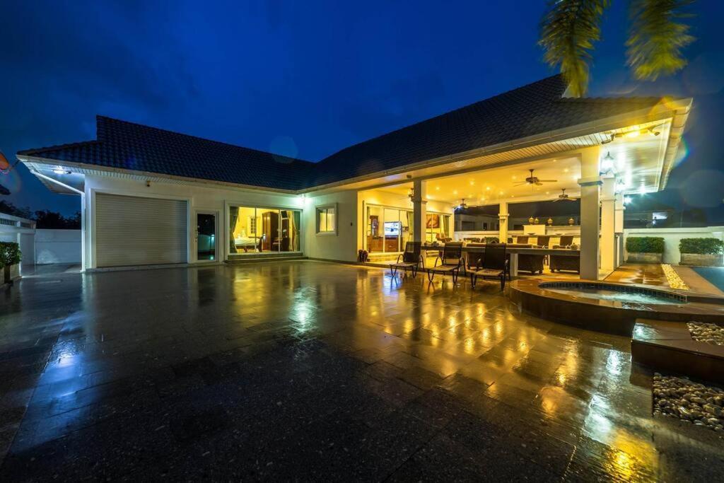 Private 3 Bedroom Pool Villa! Casa vacanze Hua Hin