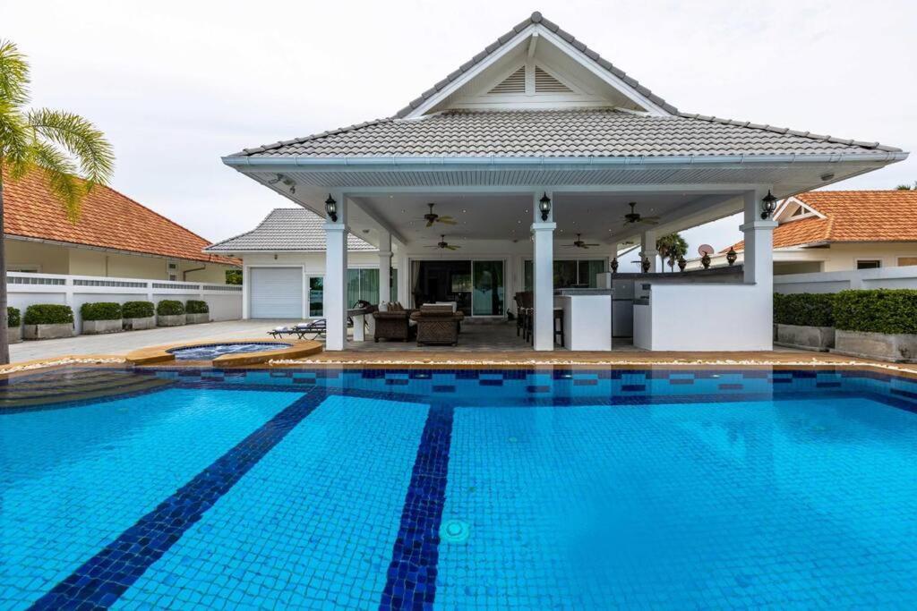 Private 3 Bedroom Pool Villa! Hua Hin