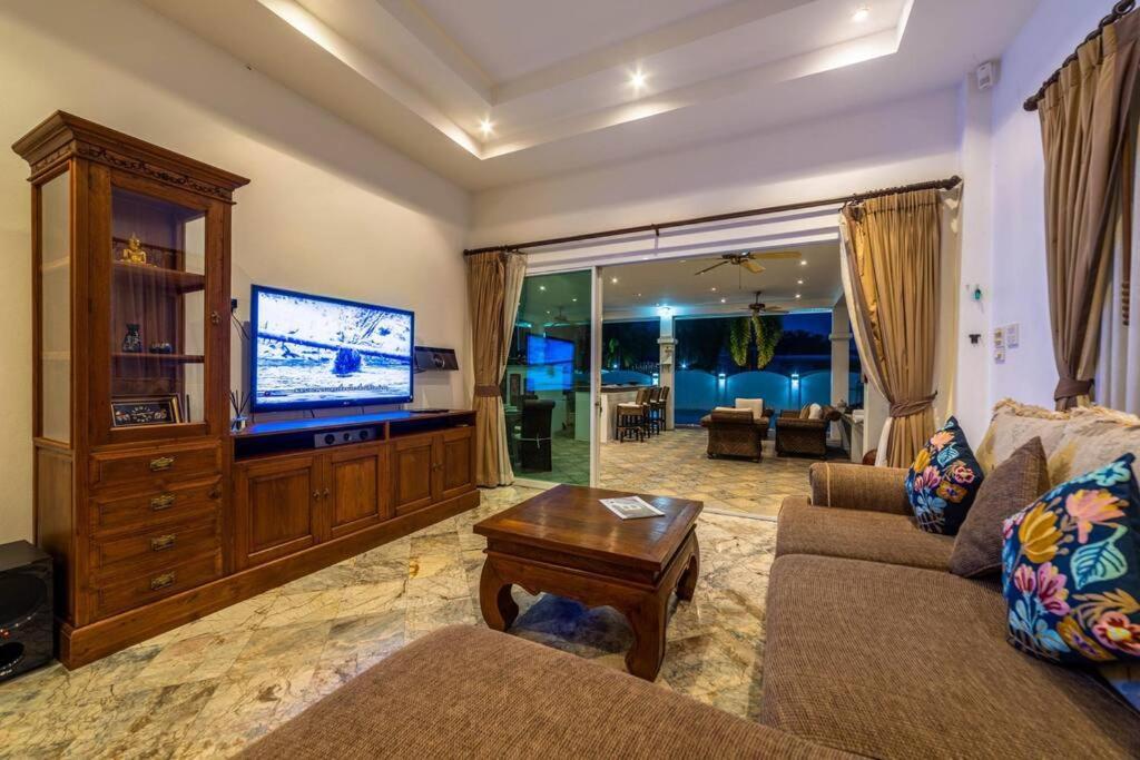 Private 3 Bedroom Pool Villa!